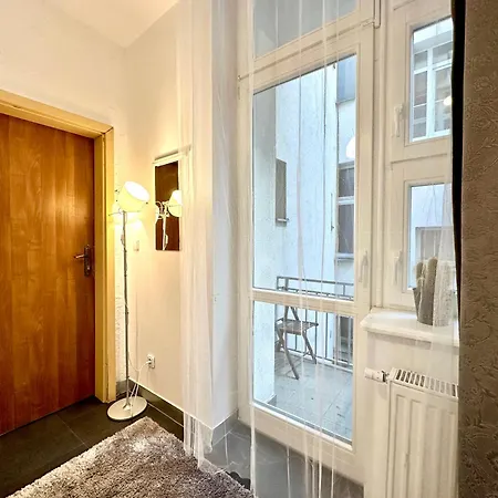 Lägenhet 2 Pokojowe Mieszkanie W Centrum & Parking *